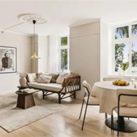 Modern Apartment With Balcony, Bergen Апартаменти Берген