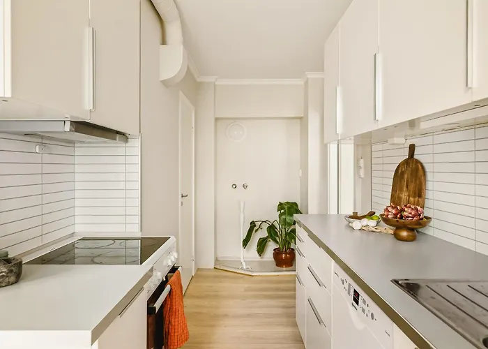 Moderne Med Sjoglott Og Balkong Μπέργκεν